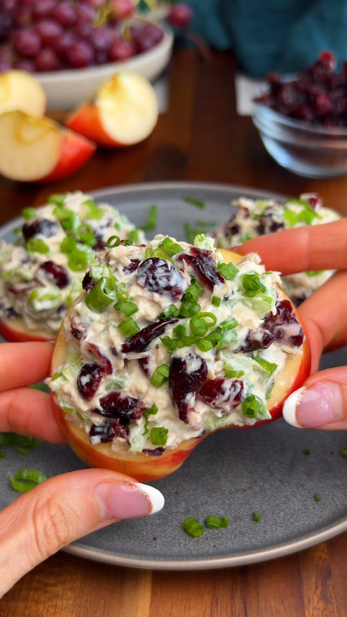 CRANBERRY TUNA SALAD BITES✨

Creamy, crunchy, sweet & tangy! This tuna salad is one of my favorite high protein lunches.🤗 Made with dried cranberries, crunchy celery, green onion + a squeeze of lemon all piled onto crisp apple slices for the perfect sweet & savory bite.👌🏻 Perfect for a protein-packed snack or easy lunches during the week!

Comment “Recipe” below⬇️ & I’ll send you the full recipe.

OR click the link in my bio⬆️ & search “Cranberry Tuna Salad” in the search bar.

What you’ll need:
Canned tuna
Dried cranberries
Celery
Green onion
Mayonnaise
Lemon juice
Salt
Black pepper
Honeycrisp apples, for serving

#tunasalad #easylunch #easyrecipes #lunchideas #mealprepideas